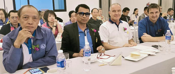 Rotary Pattaya Marina aux Intercity meeting du district 3340 à Roi Et en Isaan