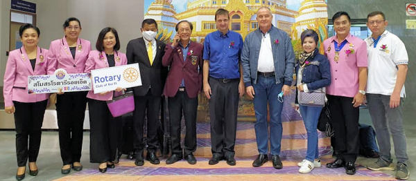 Rotary Pattaya Marina aux Intercity meeting du district 3340 à Roi Et en Isaan