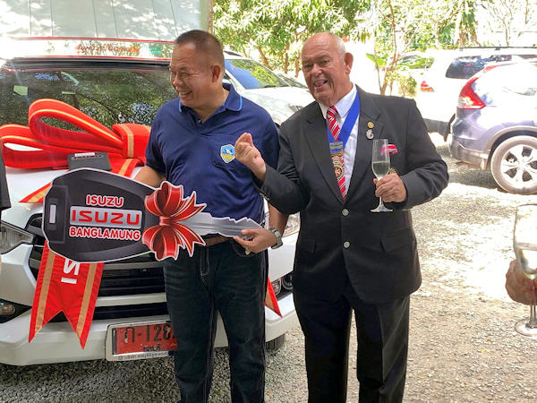 remise du pick-up à l'ATCC