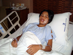 Opération de la petite Kanjana au Bangkok Hospital en Mai 2010