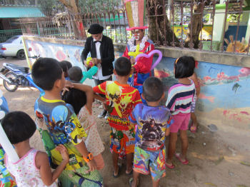 Les enfants de l'orphelinat de Baan Jing Jai à Pattaya  Thaïlande