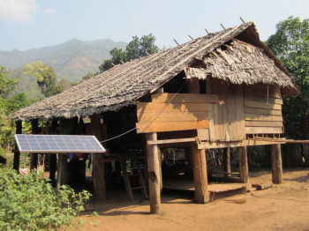 Mae Song Noi habitation avec un panneau solaire